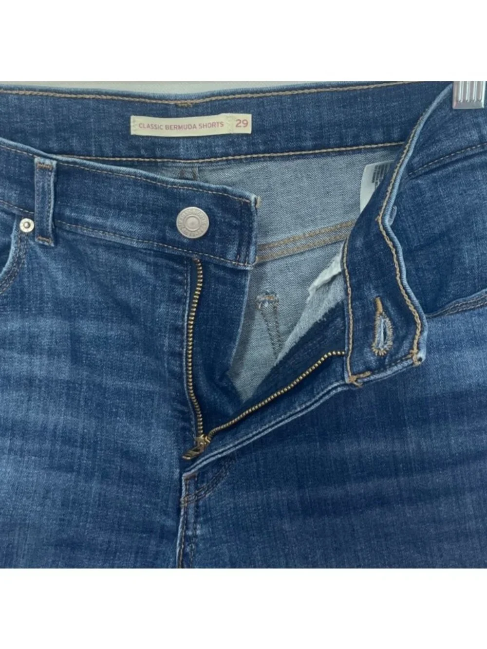 Levis Classic Bermuda Denim Shorts Womens Size 29 Dark Wash Summer